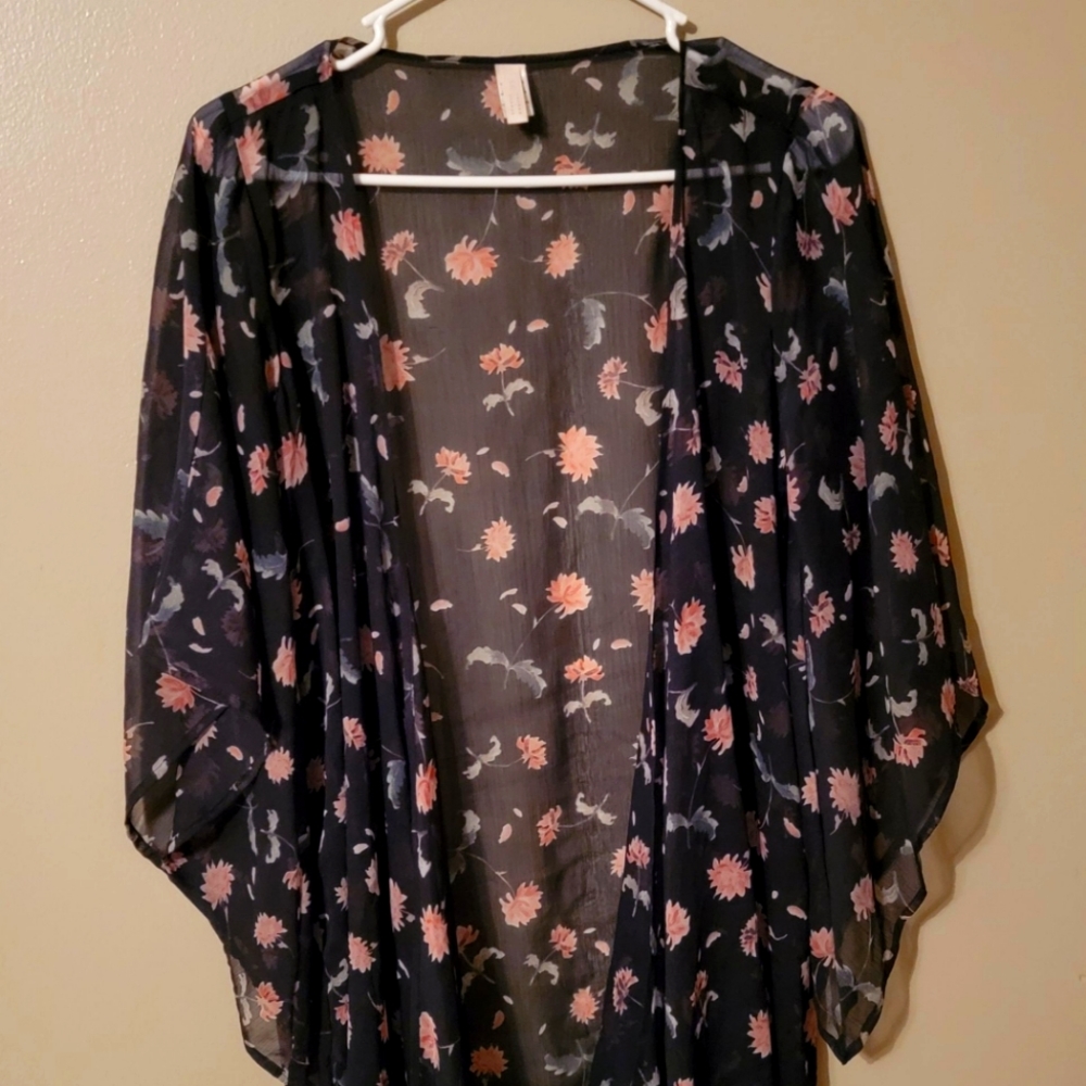 Lauren Conrad sheet kimono
